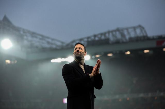 曼联官宣范尼离队令球迷失望，弗莱彻为啥留下了？