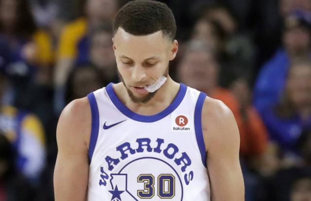 足球比分7m-阵容齐整+库里拼尽全力 赢球困难勇士气数已尽？