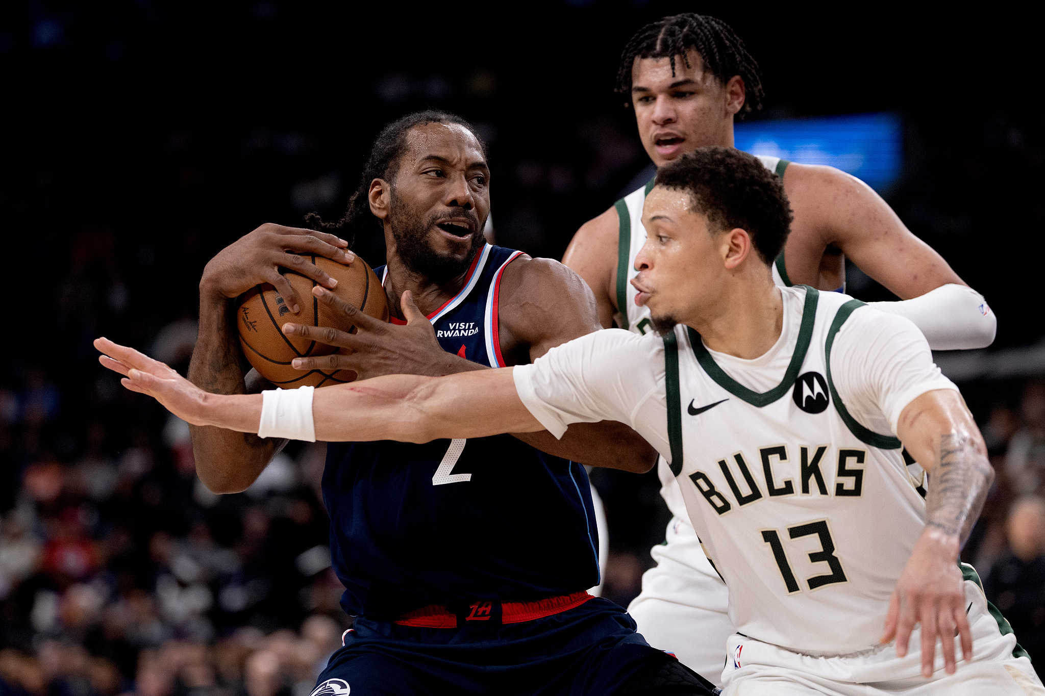 最快足球比分-莱昂纳德28+5加兰15+6 快船轻取雄鹿两连胜